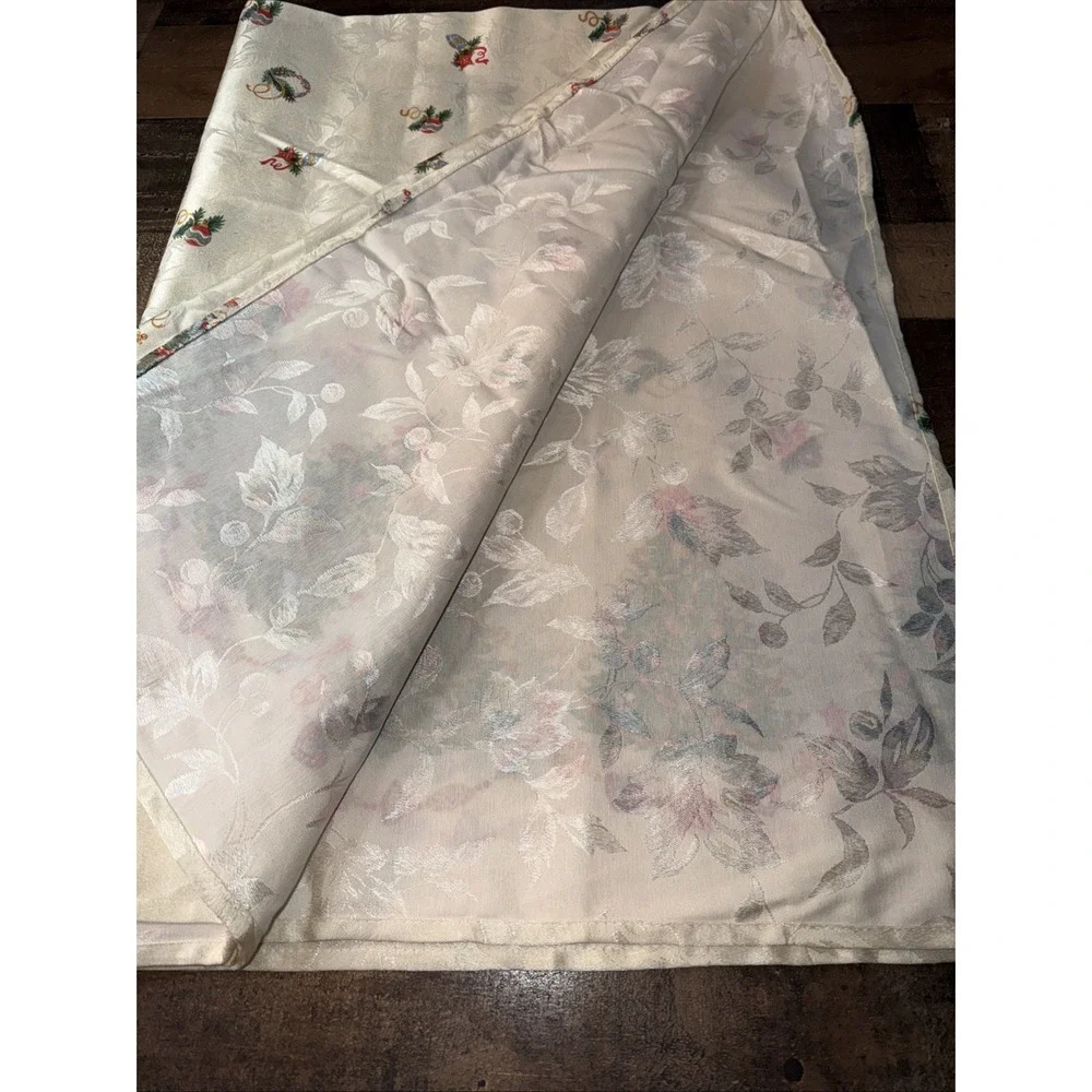 Vintage Christmas Tree Tablecloth Oblong Ivory‎ Satin Holiday Festive 58